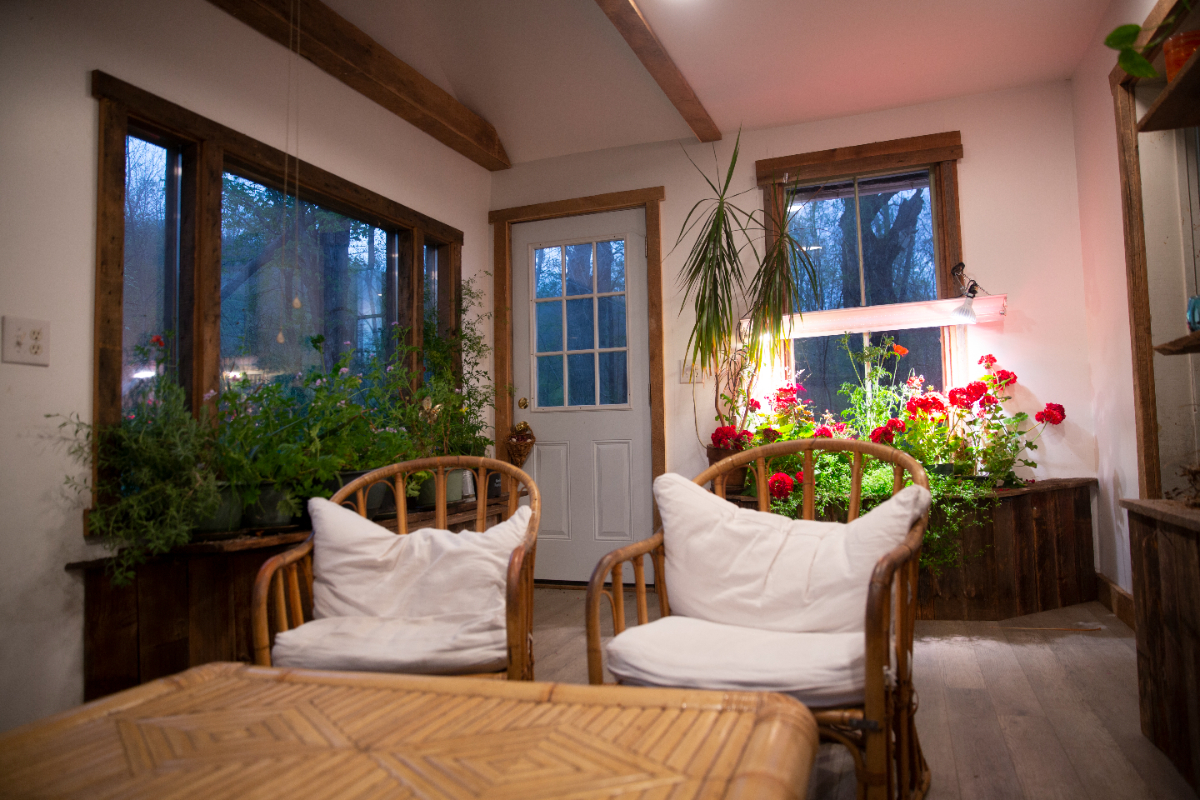 Private, Quiet Room in Beautiful Farmhouse - Photo 4