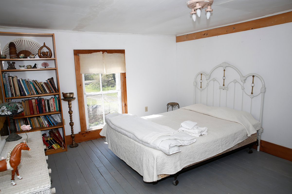 Private, Quiet Room in Beautiful Farmhouse - Photo 12