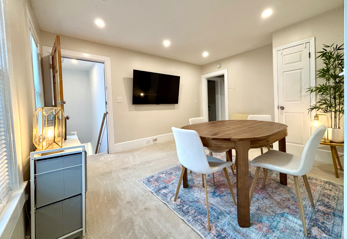 3 bed, 2 bath Top Floor - Downtown Saratoga - Photo 3