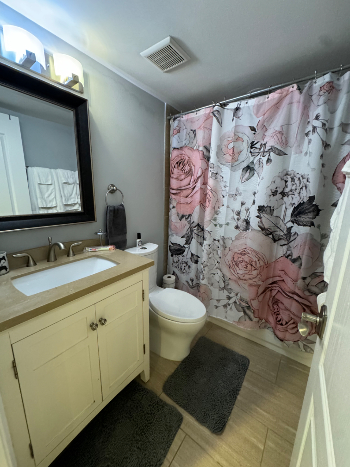The Bloomie - 1 bedroom English Basement Apartment in Bloomingdale with separate entrance, short wal - Photo 4