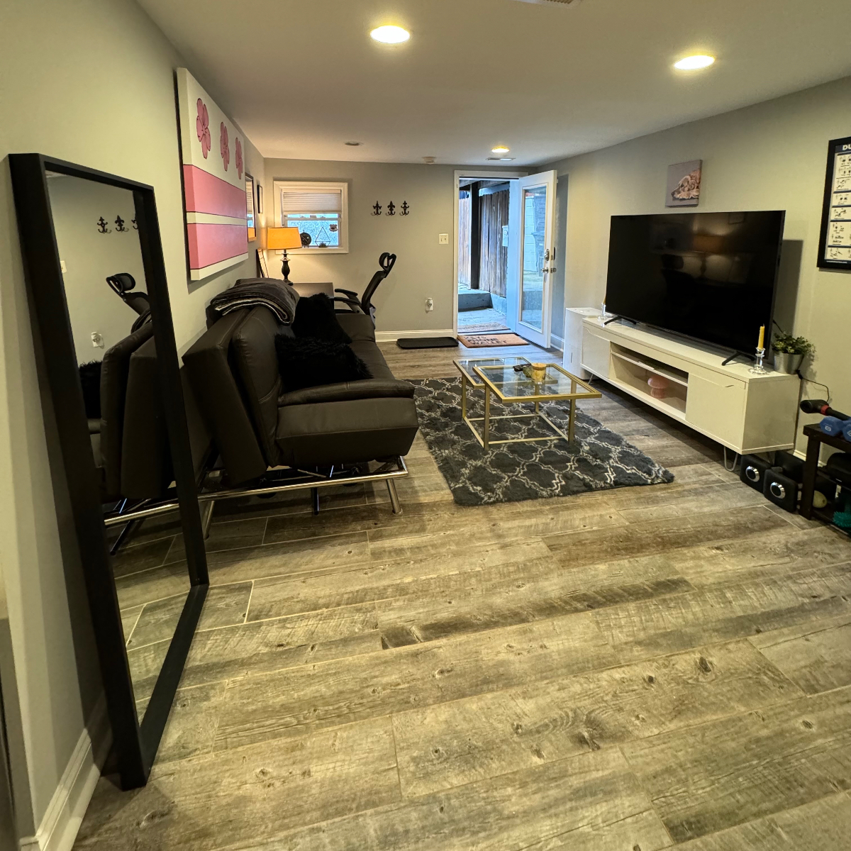 The Bloomie - 1 bedroom English Basement Apartment in Bloomingdale with separate entrance, short wal - Photo 5