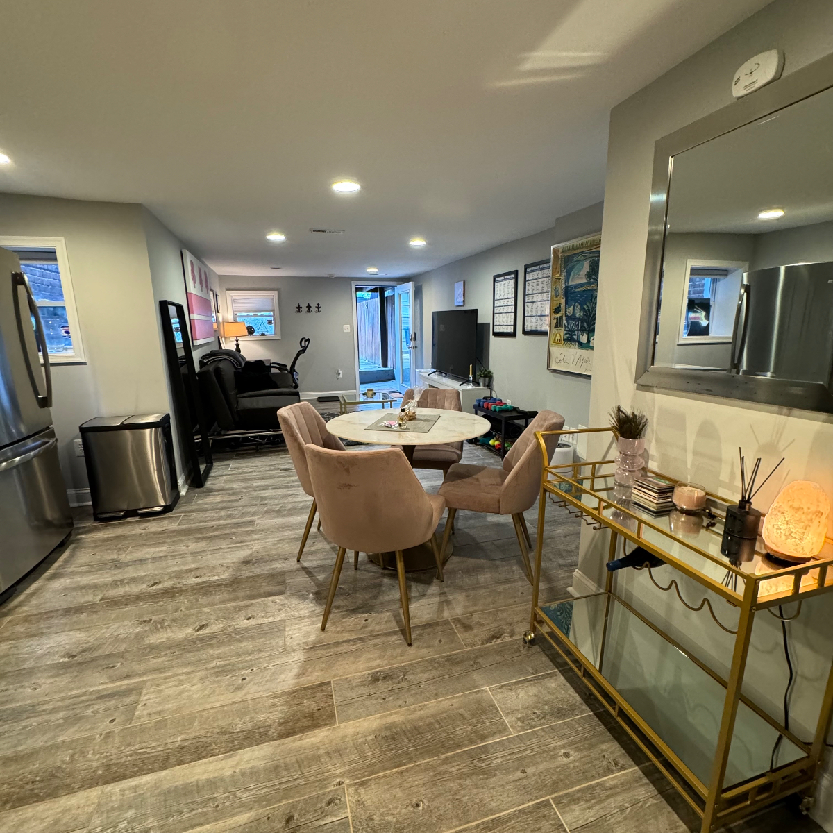 The Bloomie - 1 bedroom English Basement Apartment in Bloomingdale with separate entrance, short wal - Photo 8