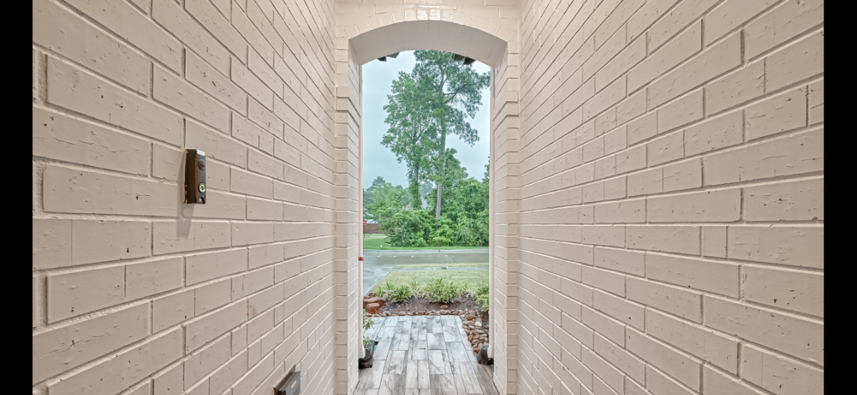 Professionally decorated home in North Grove, minutes away from The Woodlands - Photo 2