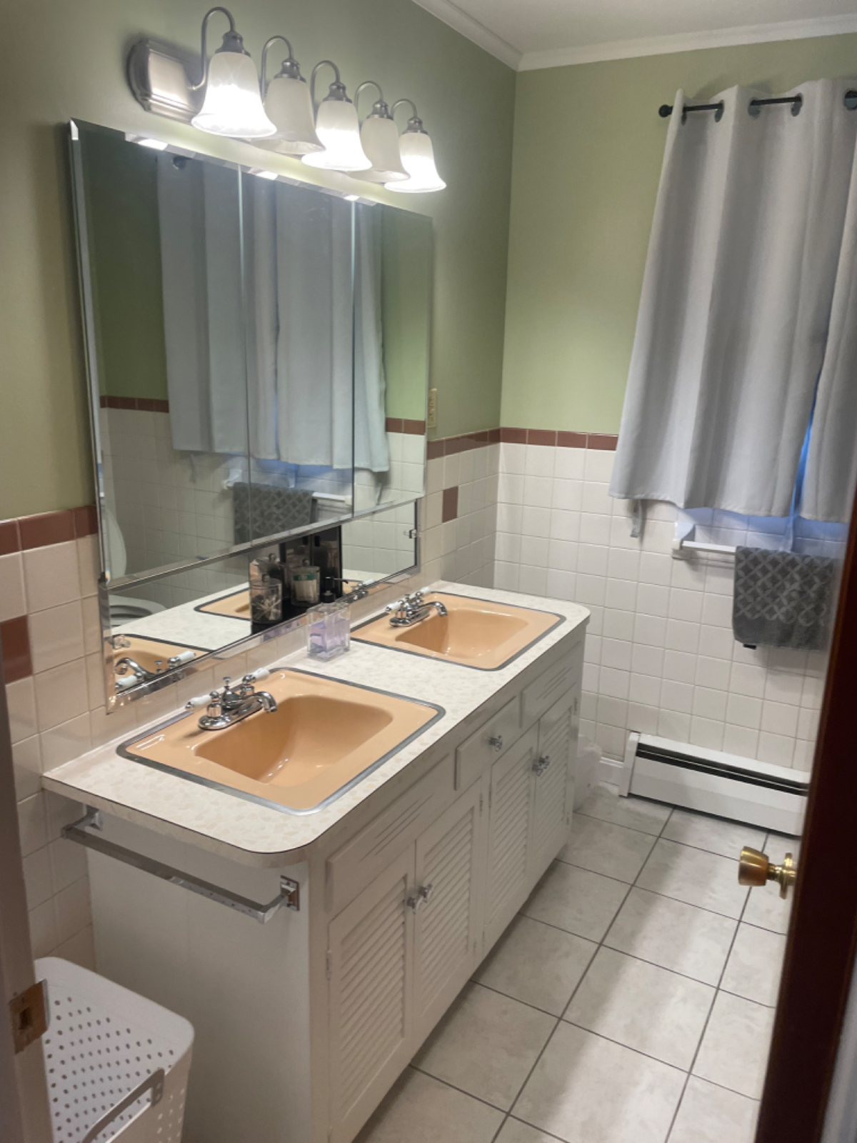 Lovely property close to the hospitals. - Photo 3