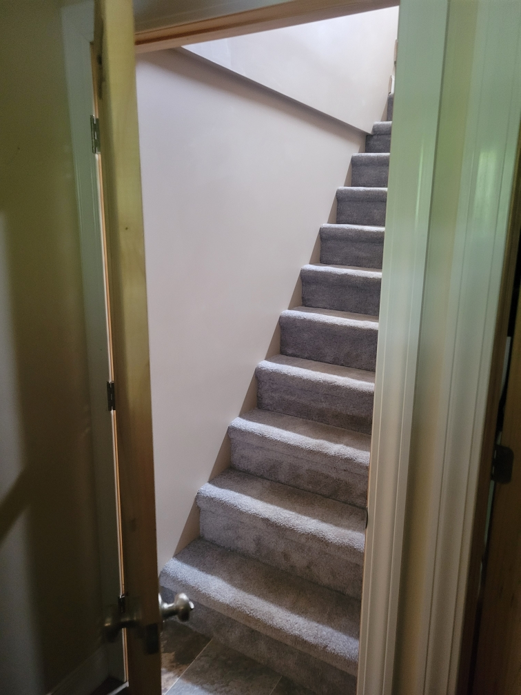Charming Countryside Escape Modern & Spacious Upstairs Apartment with Resort-Style Amenities on a Se - Photo 2