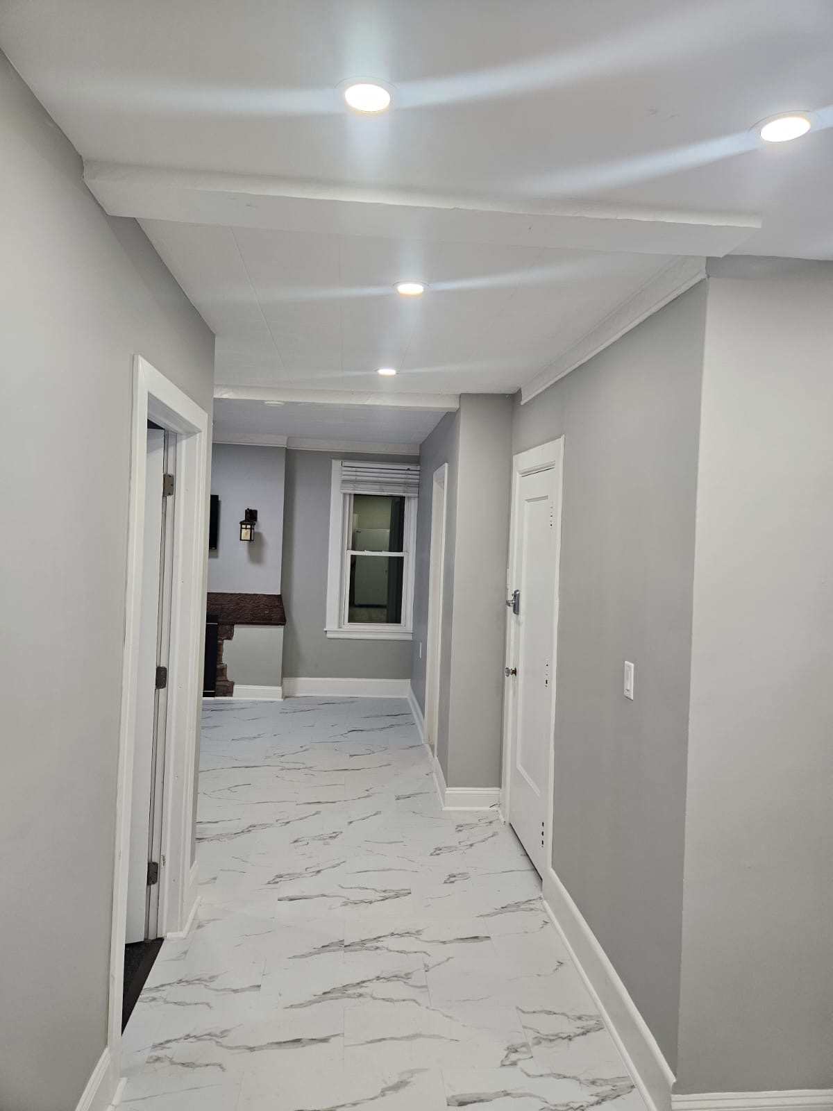 Full  Apartment  - Private - Photo 2