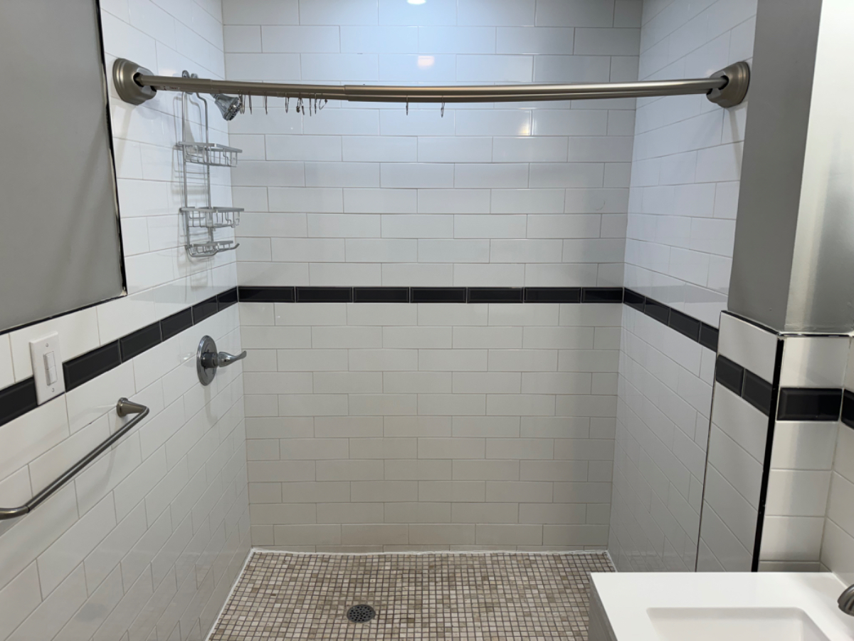 Full  Apartment  - Private - Photo 6
