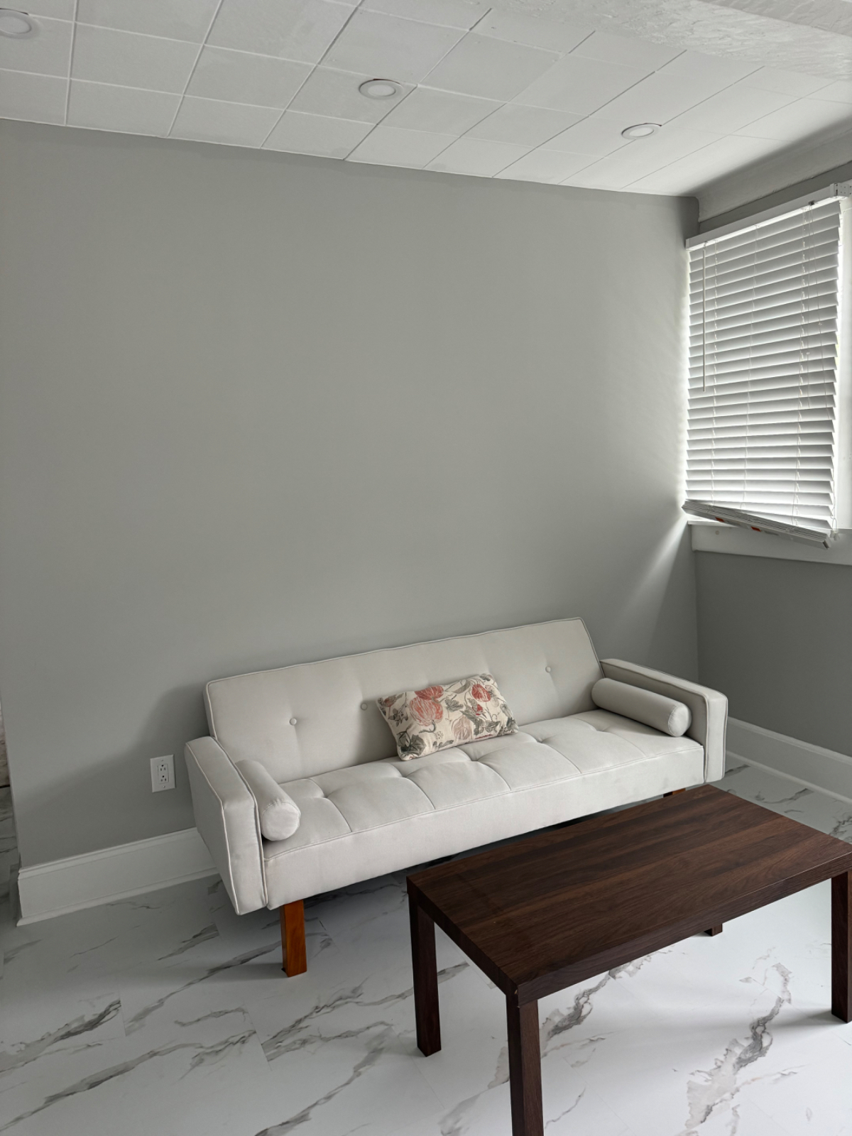 Full  Apartment  - Private - Photo 9