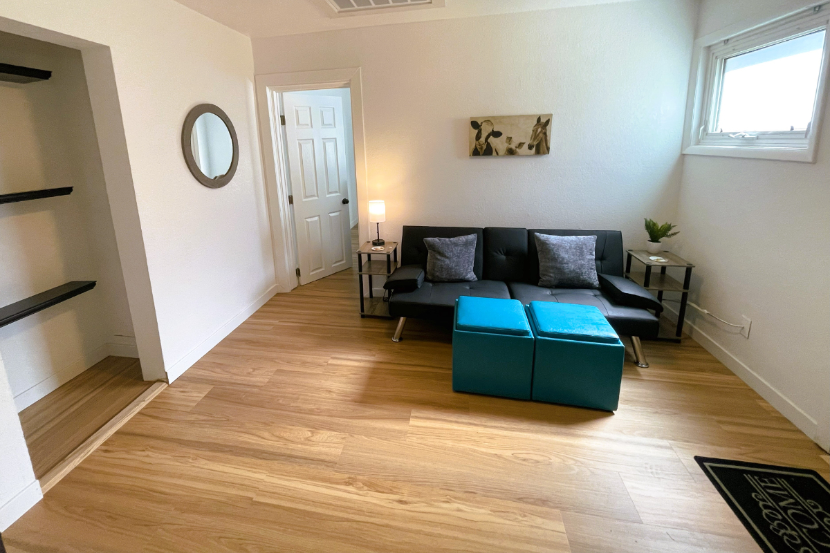 New 1 bd-private carport-private yard - Photo 6
