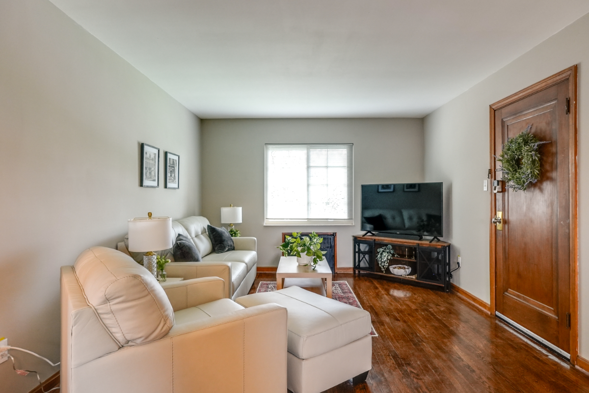 Charming One Bedroom Apartment.