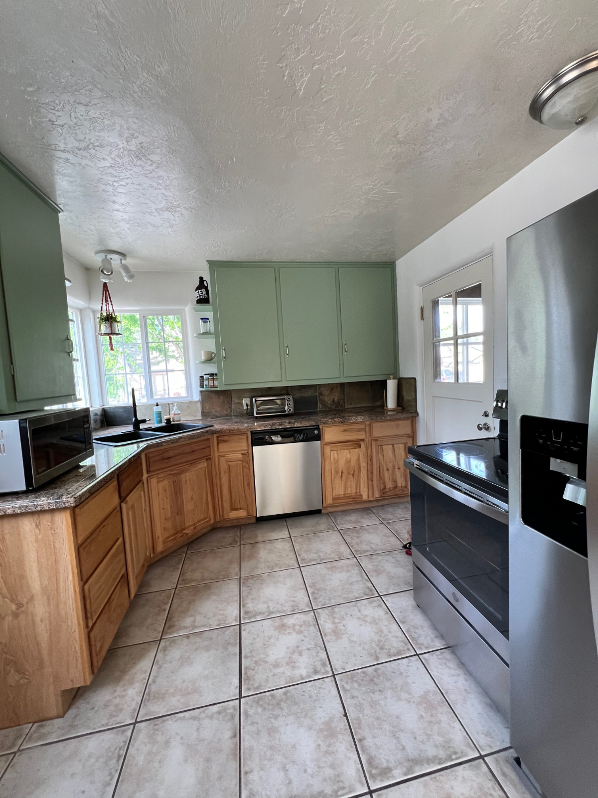 Central and Spacious - Photo 7
