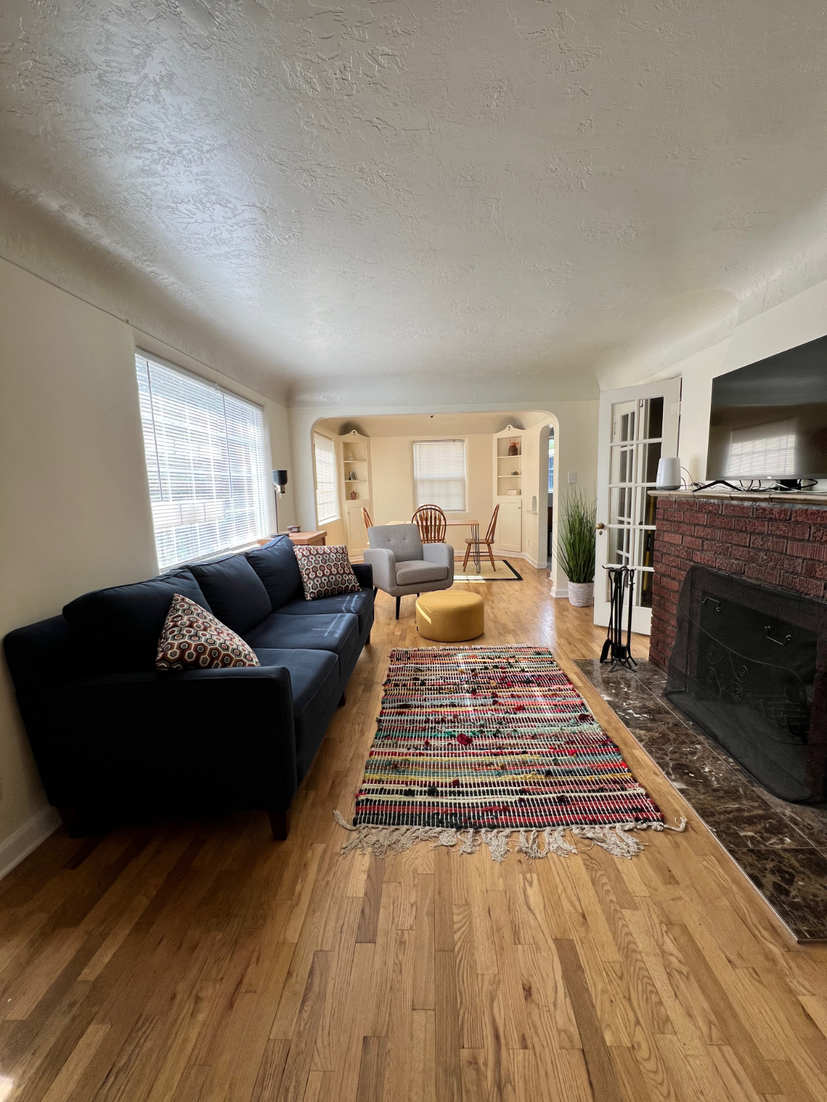 Central and Spacious - Photo 5