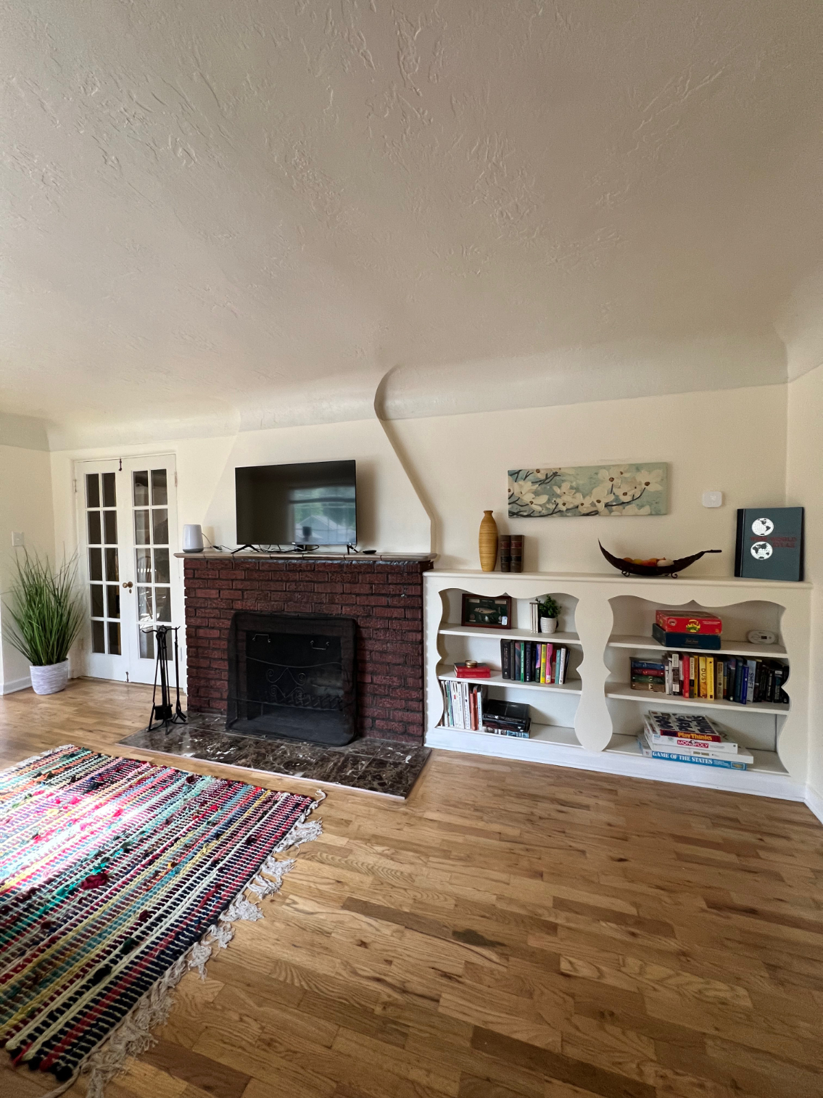 Central and Spacious - Photo 6