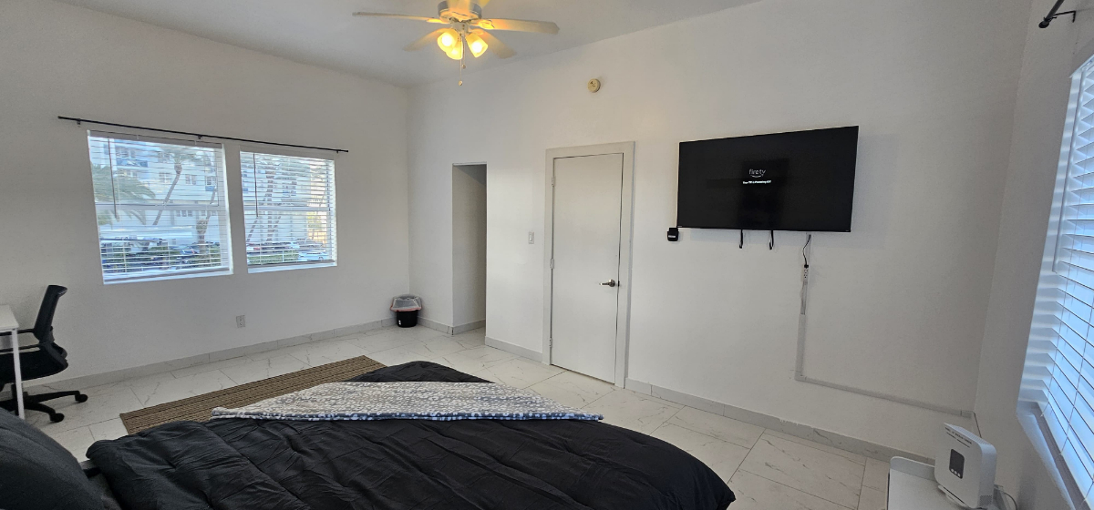 Miami Beach apartment 1 block away - Photo 10