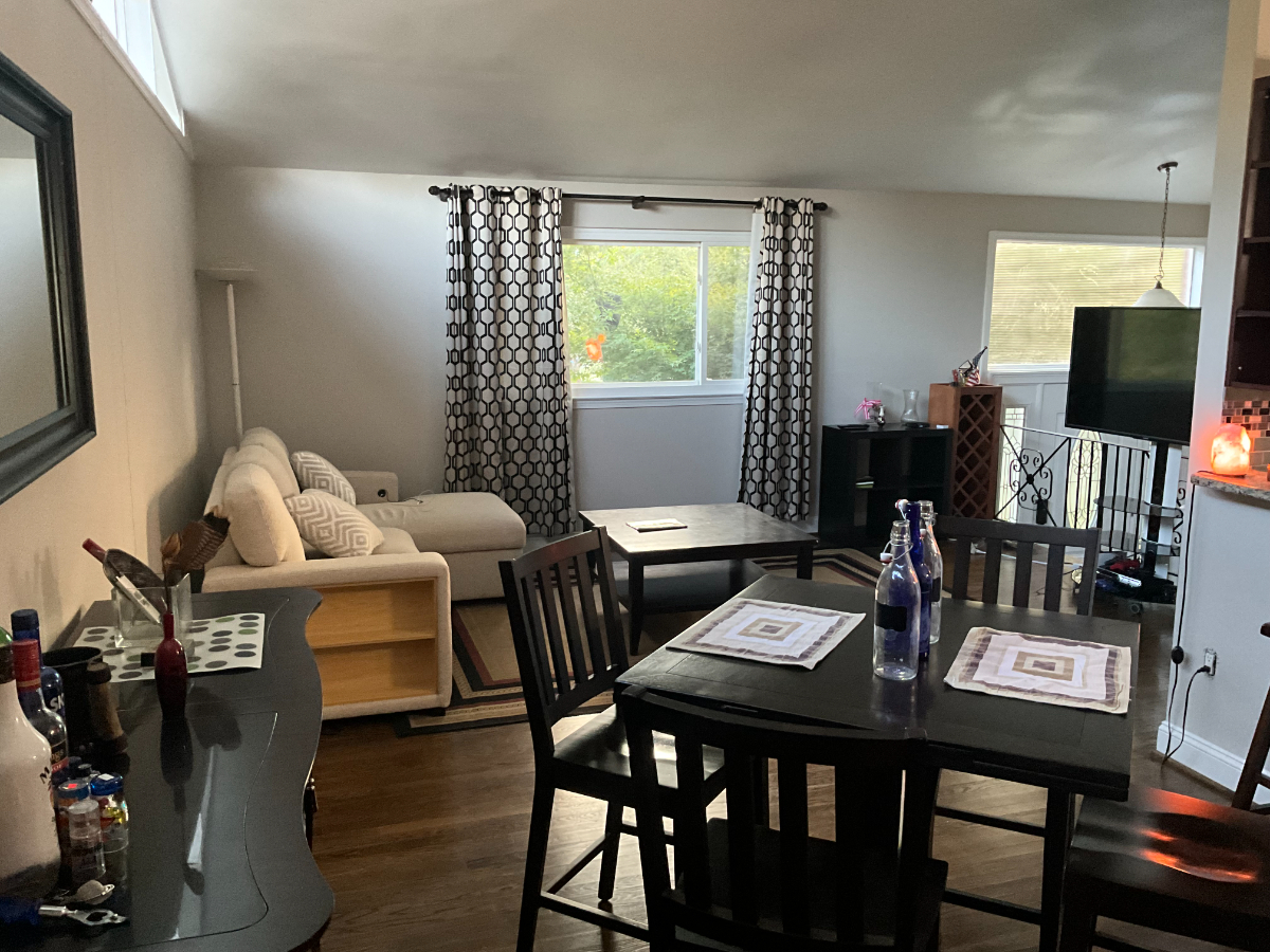 First Bedroom - Shared Housing - Photo 12