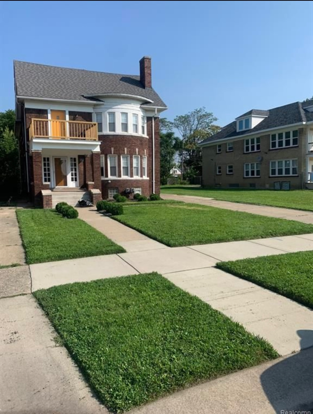 Easy walk to Henry Ford Hospital and Motown Museum