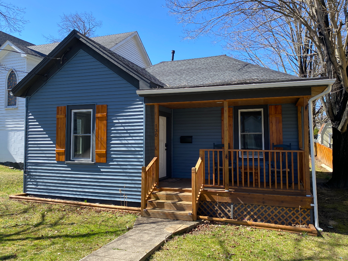 Cozy Downtown Bungalow - Photo 7