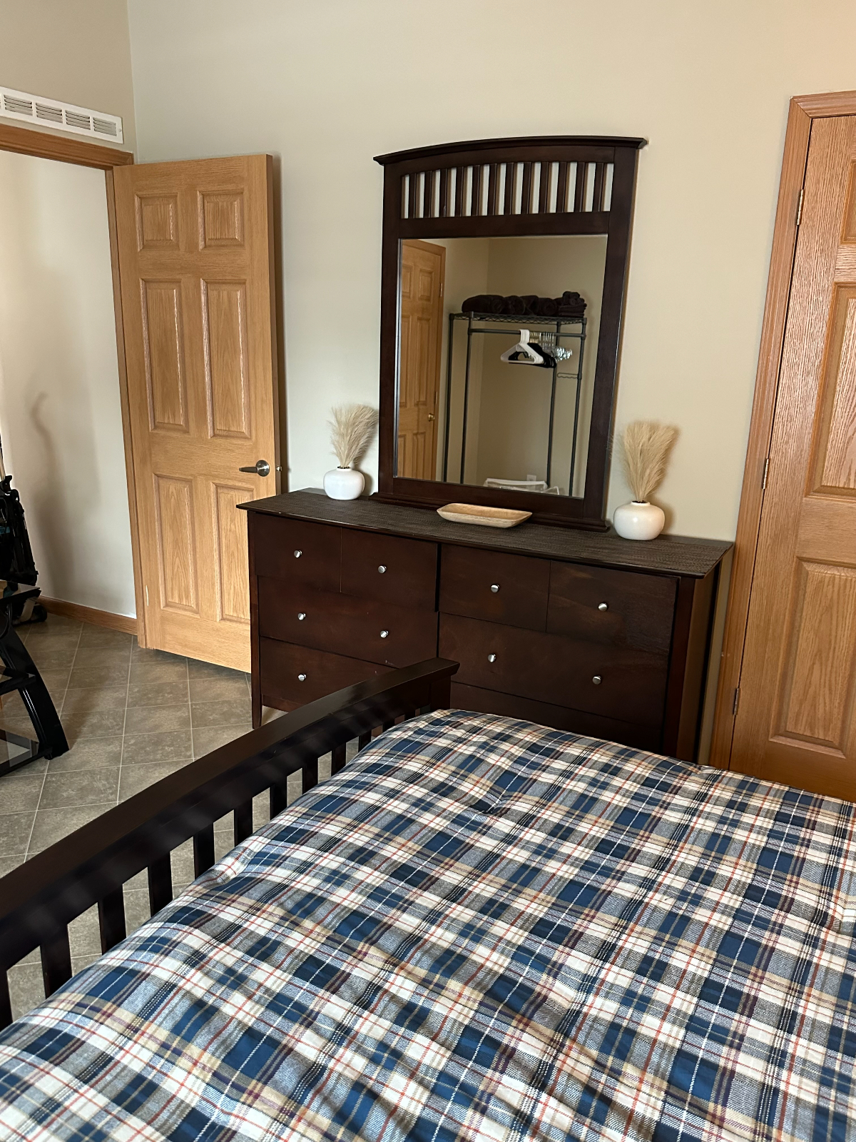 Quiet home just outside of Oneonta ideal for traveling nurses or professionals. - Photo 8