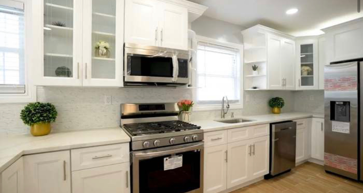 Queens Furnished Home - Photo 4