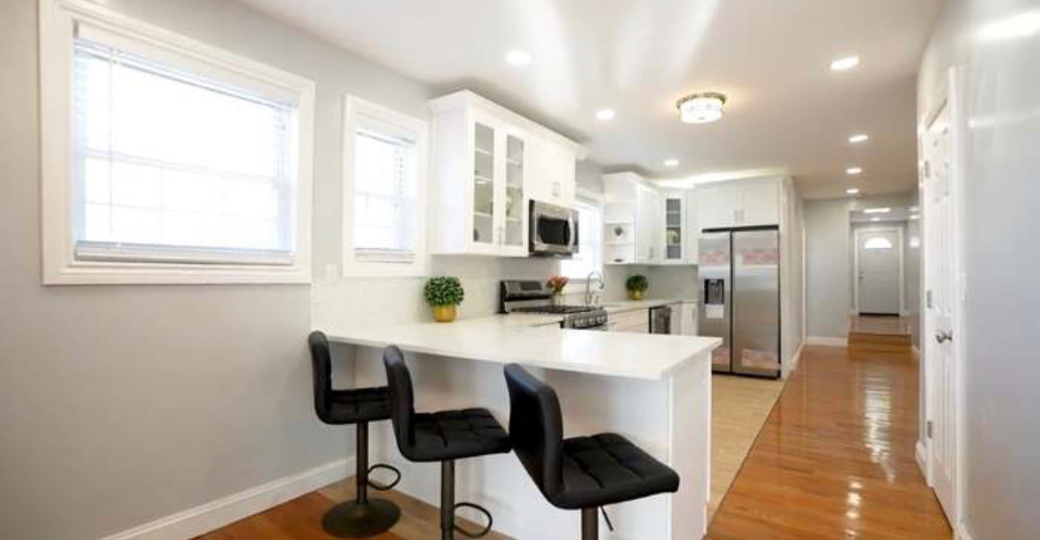 Queens Furnished Home - Photo 6