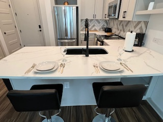 Luxury Style Apartment in the Heart of Wilmington, less than half a mile from the Novant Health Medi - Photo 9