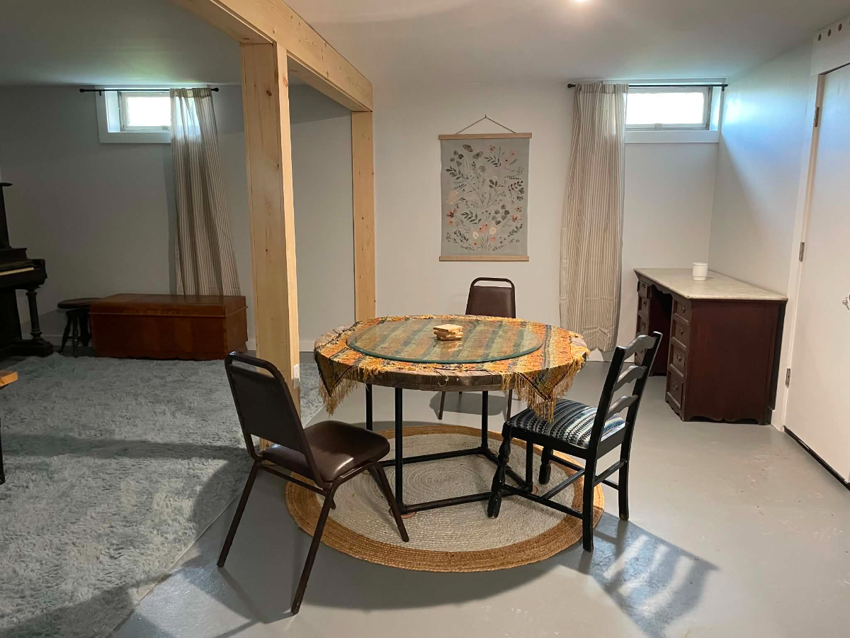 Quiet Newly-Renovated 2-bedroom Walk-in Basement of Ranch-style Home - Photo 8