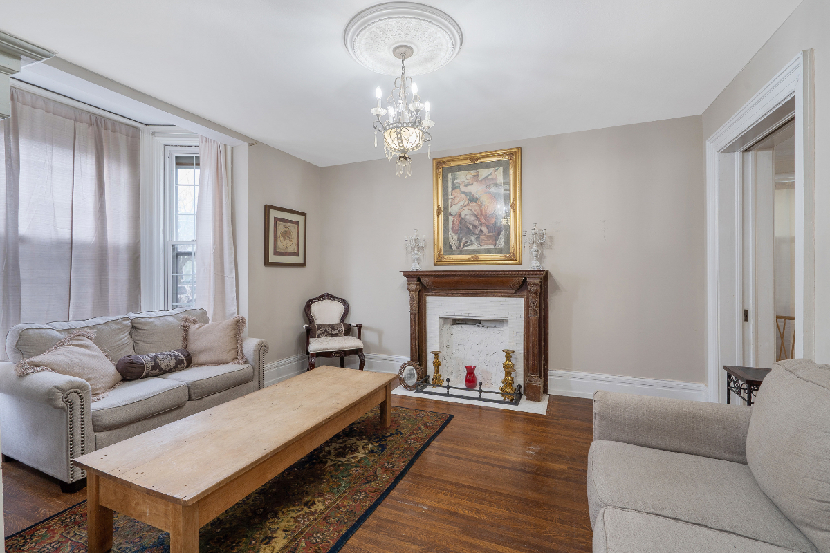 The Hampton Manor - Photo 6