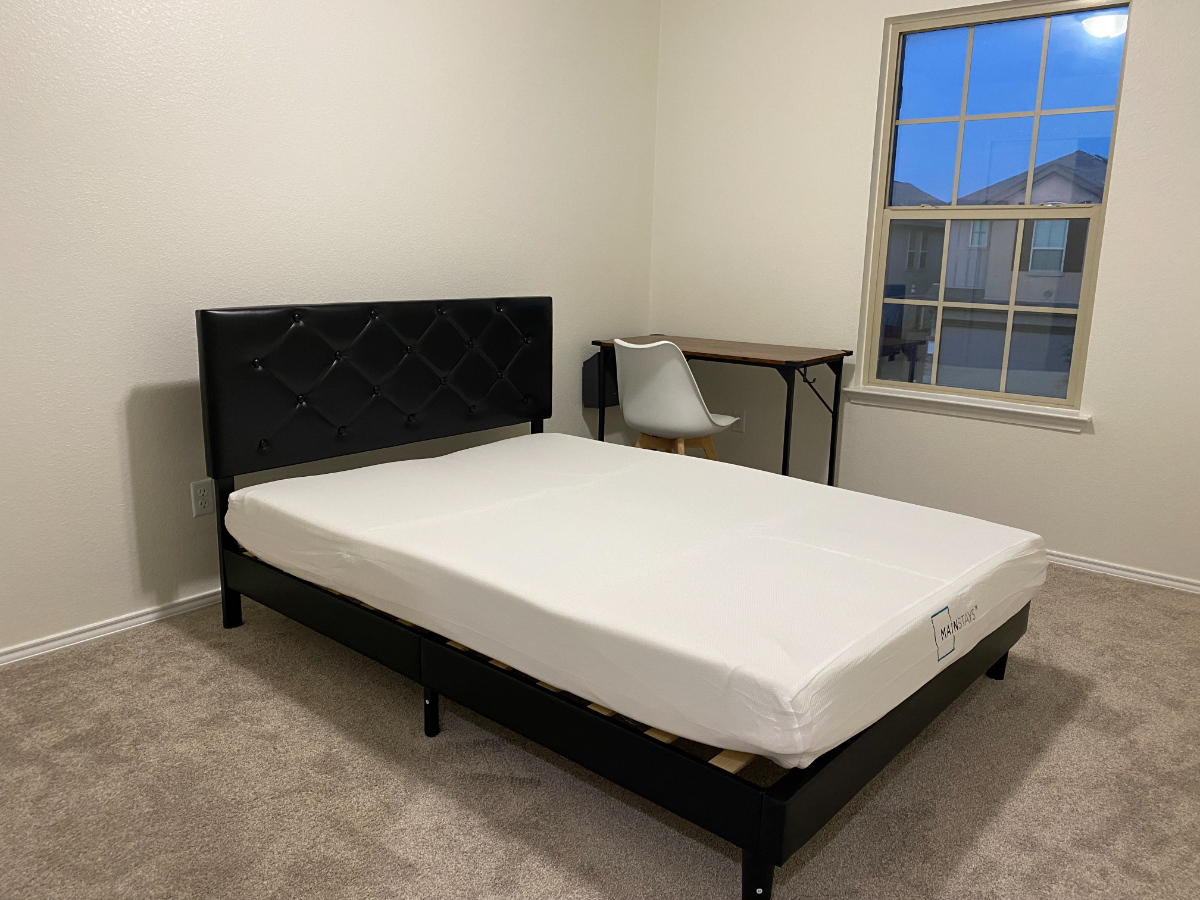 850 - 4 Beds / 3 Baths House, Newly Renovated, Quiet and Convenient Location - Photo 7