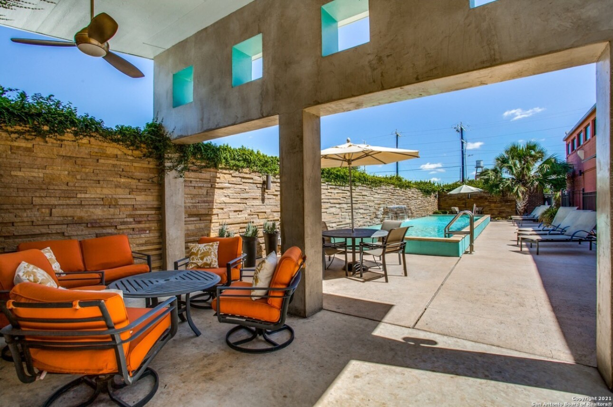 Elegant 4BR San Antonio Condo Retreat Historic Charm, Luxe Comforts, and Unbeatable Amenities - Pool - Photo 6