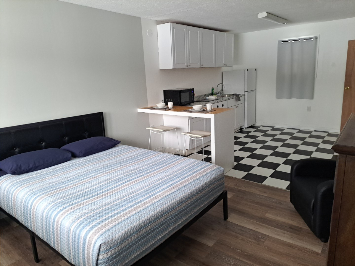 Rutland Town, Studio Efficiency with Kitchenette - Photo 5