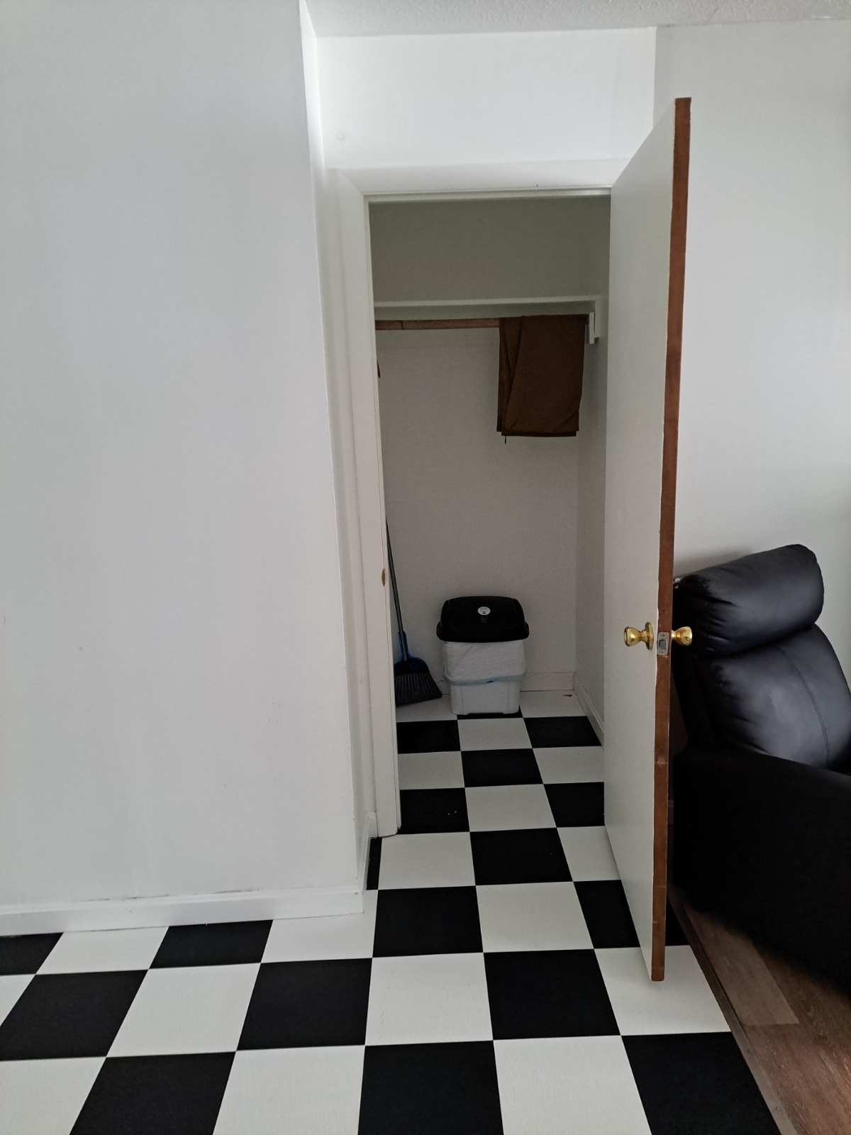 Rutland Town, Studio Efficiency with Kitchenette - Photo 9