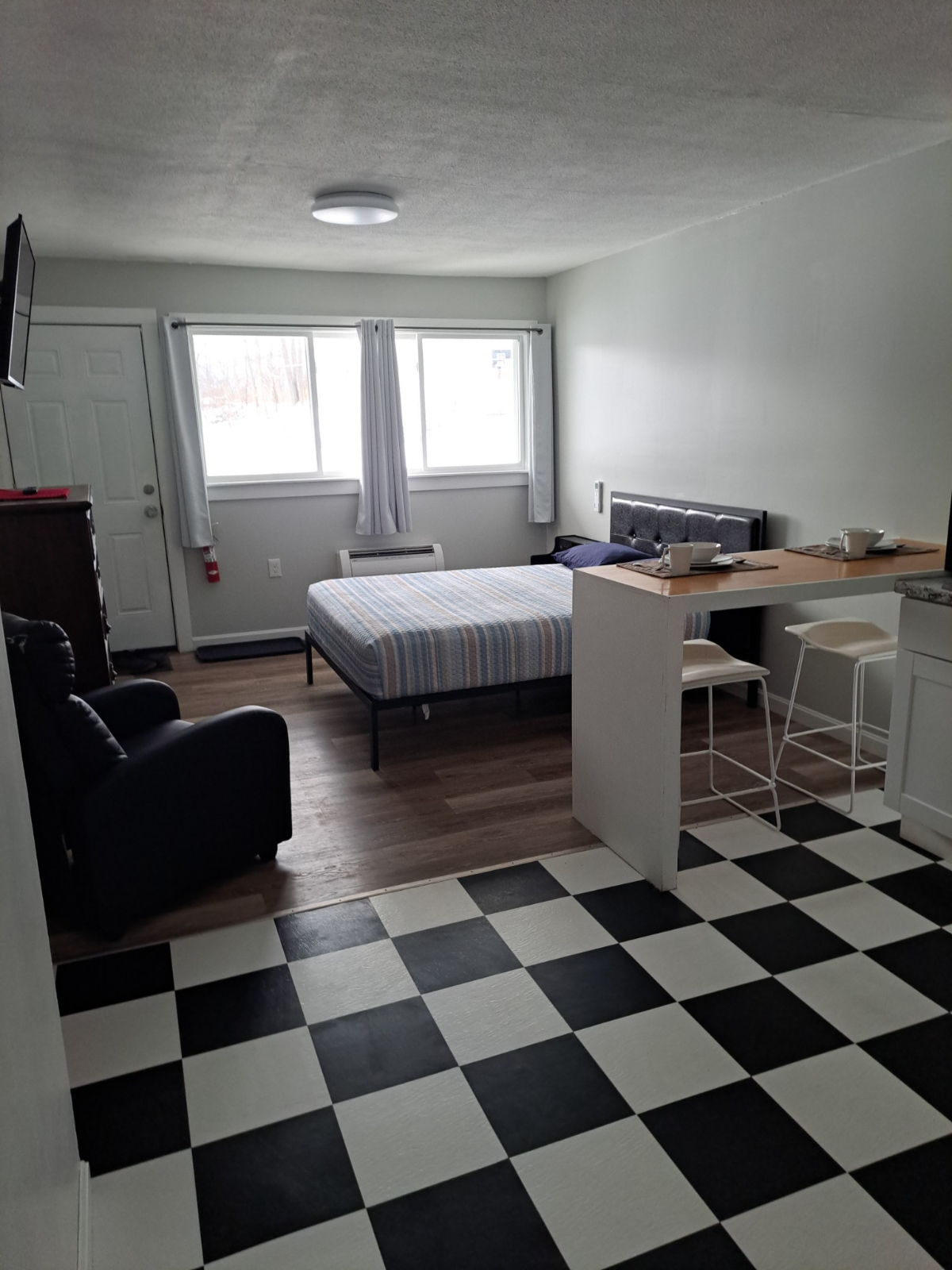 Rutland Town, Studio Efficiency with Kitchenette - Photo 2