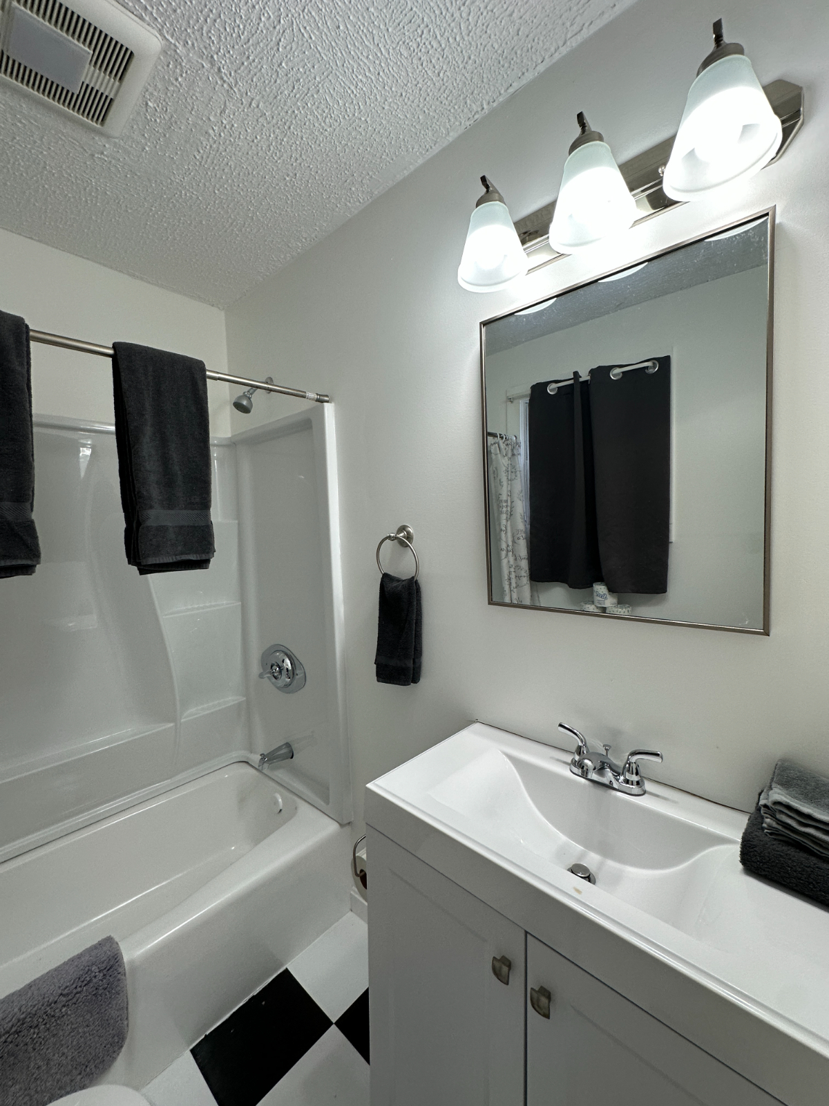 Rutland Town, Studio Efficiency with Kitchenette - Photo 3