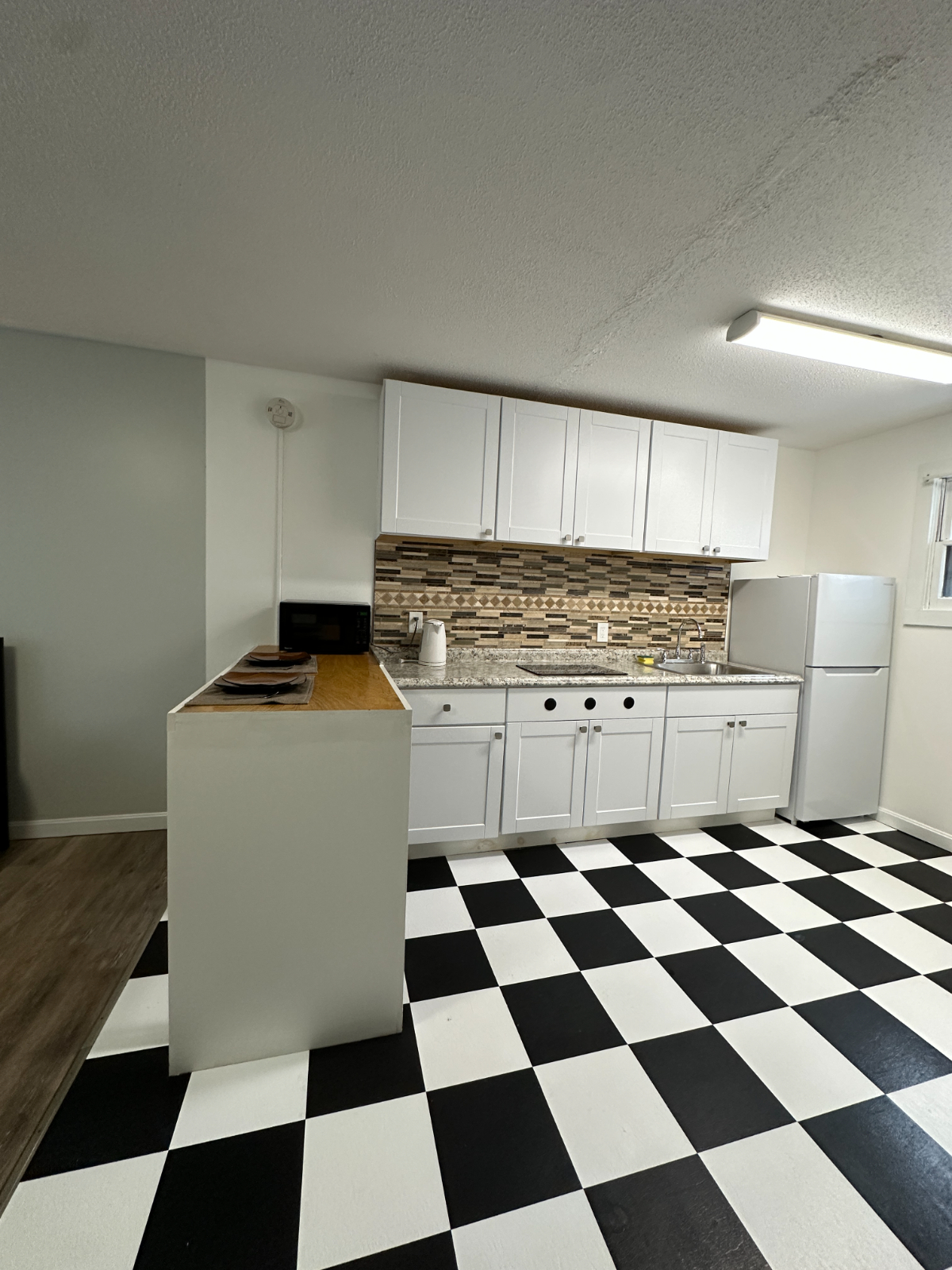 Rutland Town, Studio Efficiency with Kitchenette - Photo 4
