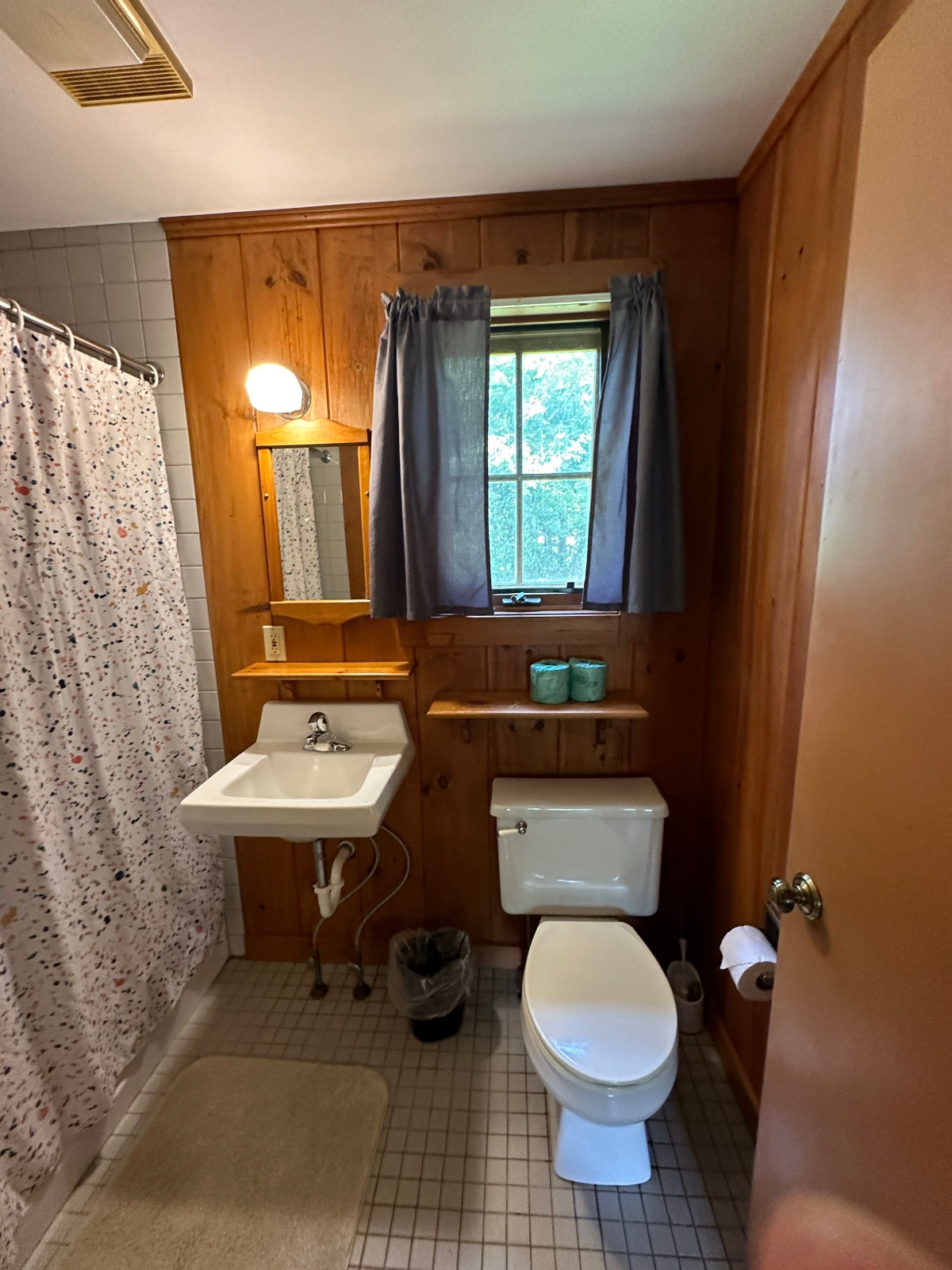 Cabin 20-- Studio with Kitchen - Photo 4