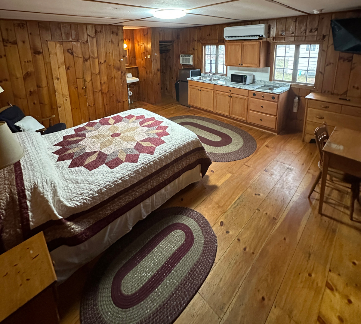 Cabin 20-- Studio with Kitchen - Photo 4
