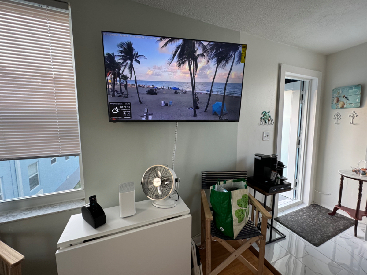 Hollywood Beach 1 bedroom 1 bath Condo