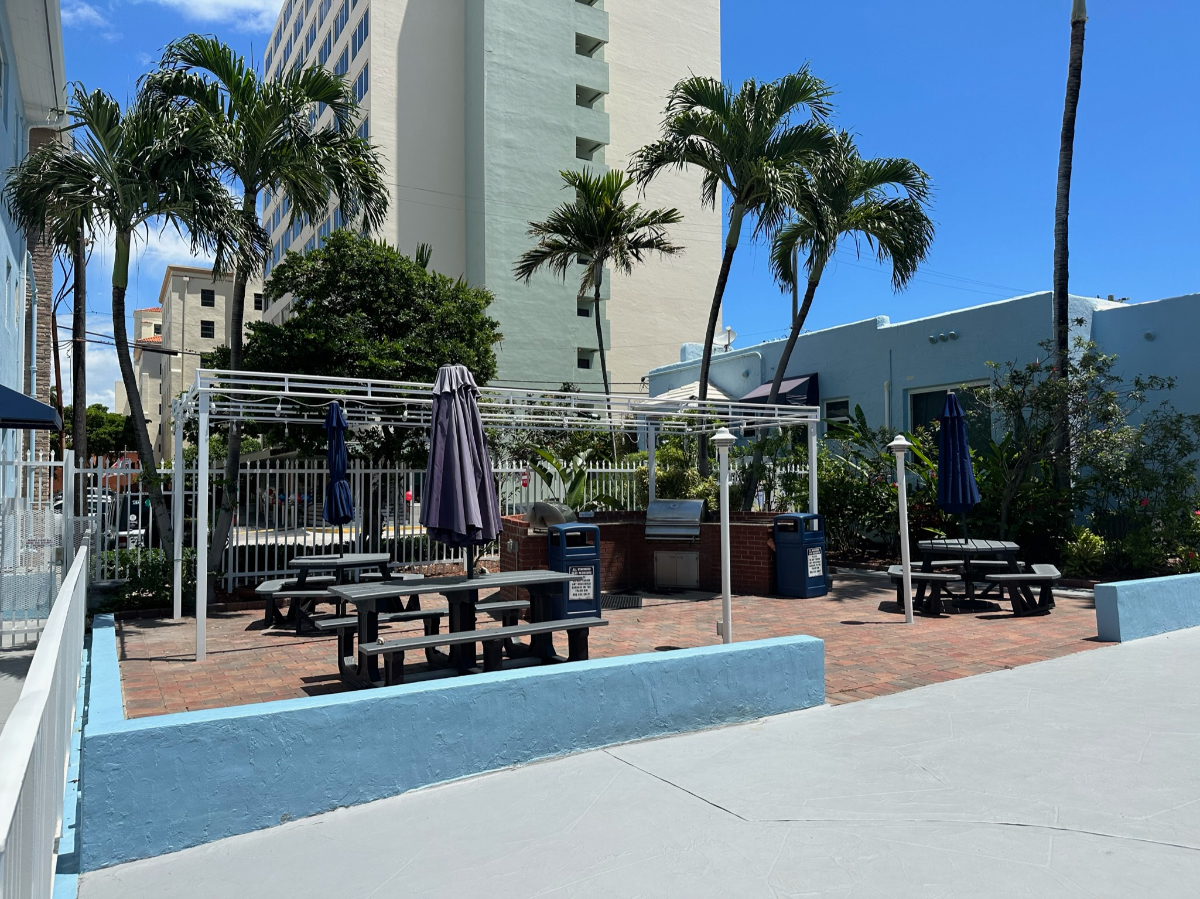 Hollywood Beach 1 bedroom 1 bath Condo - Photo 11