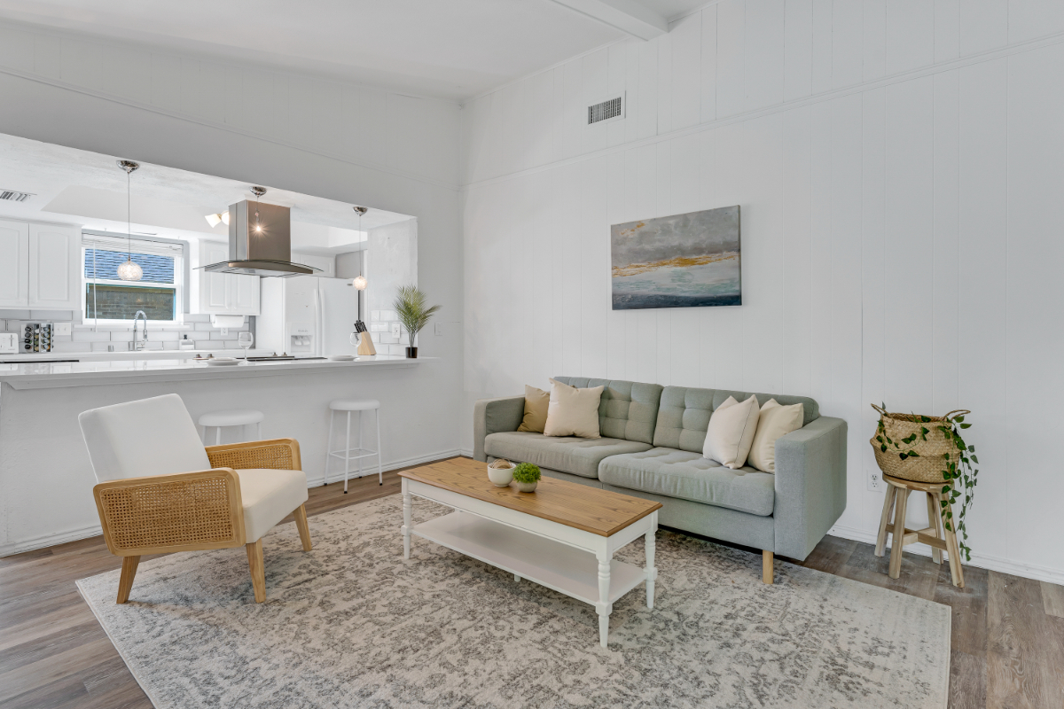 Modern 4BD 2BA Family Home in Carrollton - Prime DFW Location - Fully Furnished - Photo 1