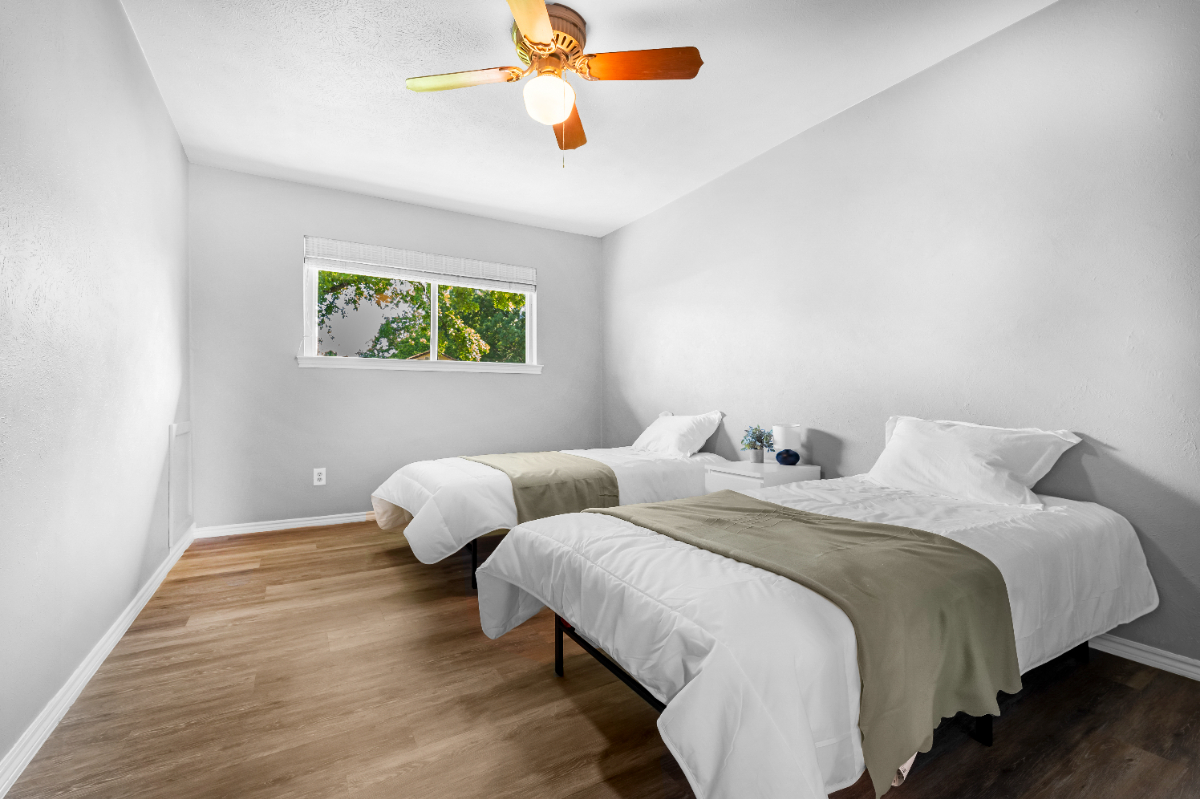 Modern 4BD 2BA Family Home in Carrollton - Prime DFW Location - Fully Furnished - Photo 4