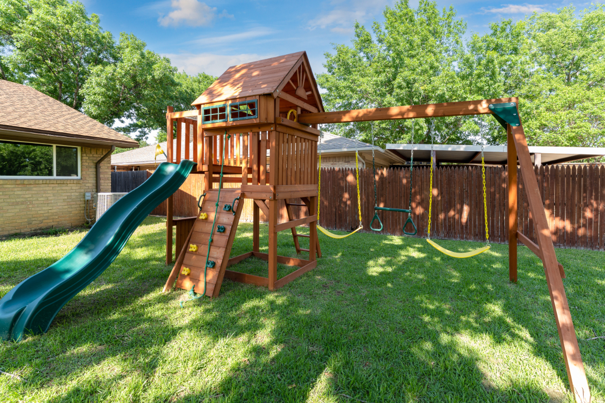 Modern 4BD 2BA Family Home in Carrollton - Prime DFW Location  - Fully Furnished - Photo 6