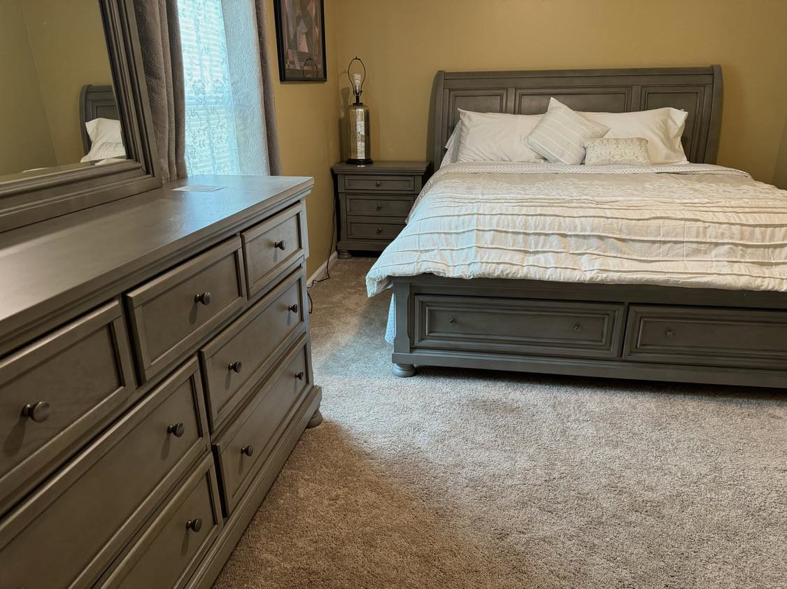 Charming Sanctuary Expansive 4BR Family Haven with King Suites & Cozy Living Spaces Vinyl-Floored Be - Photo 11