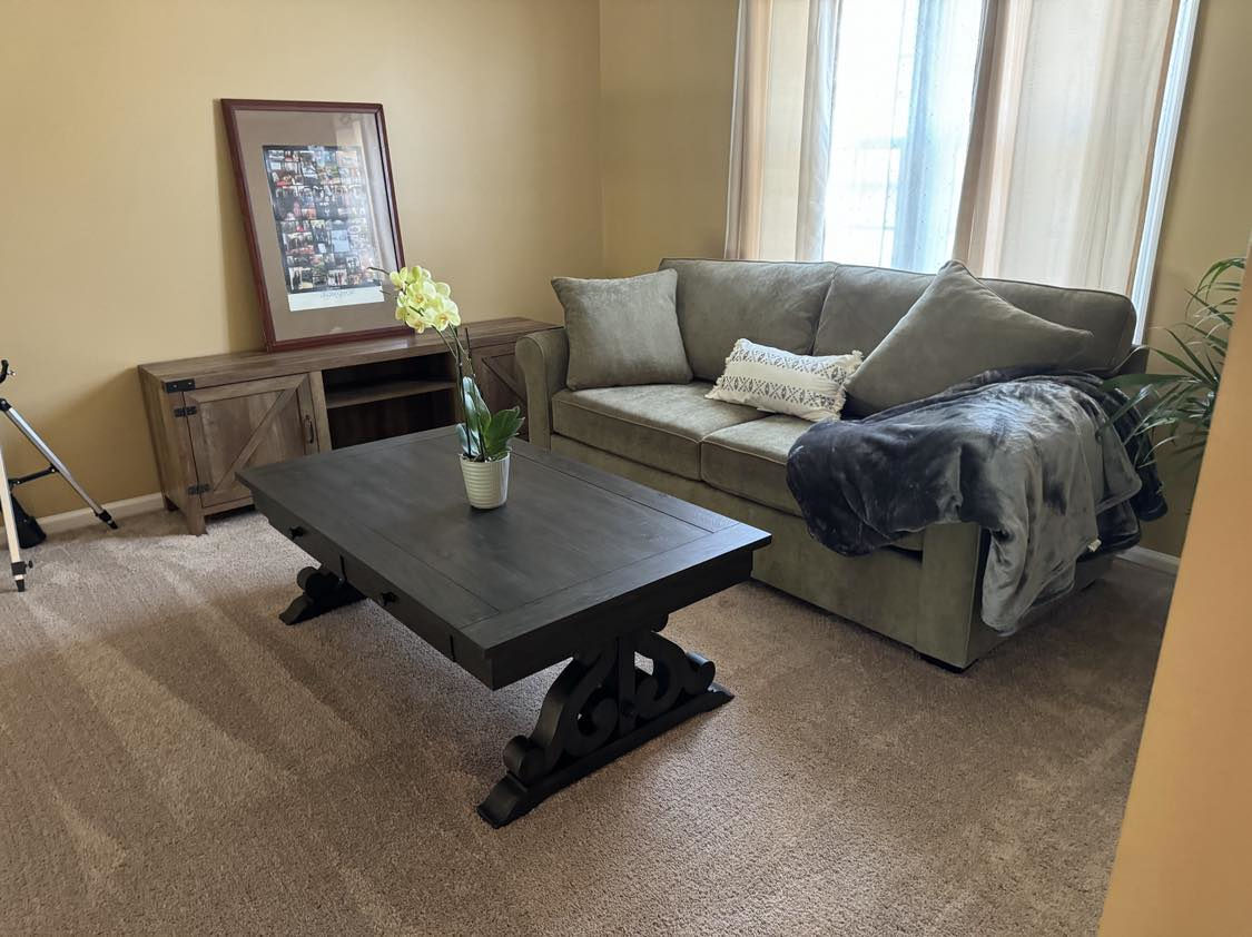 Charming Sanctuary Expansive 4BR Family Haven with King Suites & Cozy Living Spaces Vinyl-Floored Be - Photo 6