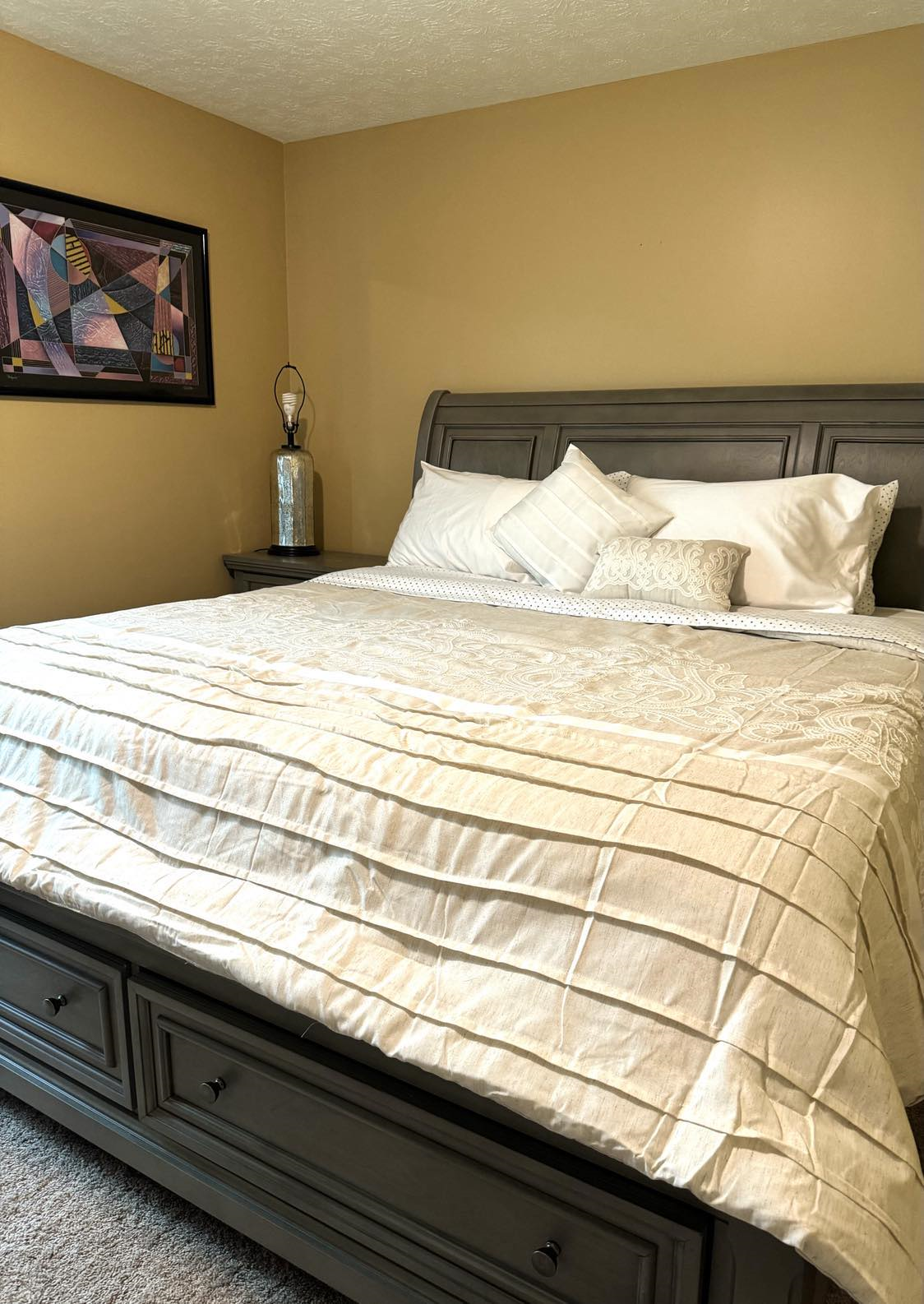 Charming Sanctuary Expansive 4BR Family Haven with King Suites & Cozy Living Spaces Vinyl-Floored Be - Photo 12