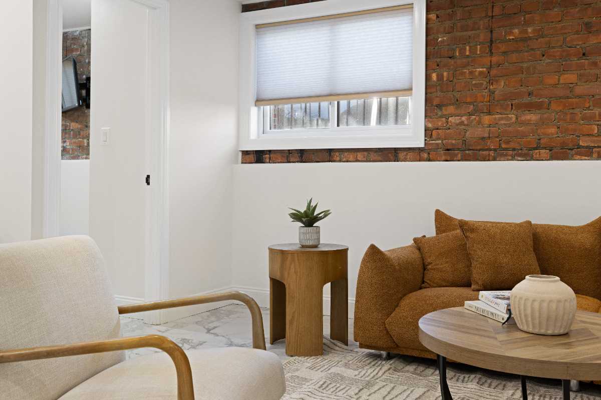 Charming 2-Bedroom Gem in Brooklyn Neighborhood, Near Hospitals - Photo 10