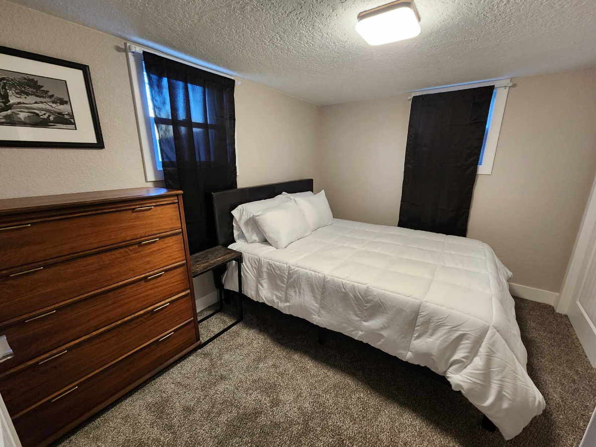 Newly Remodeled Home - Photo 2