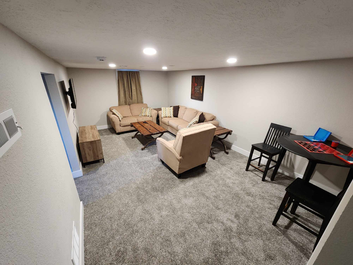 Newly Remodeled Home - Photo 12
