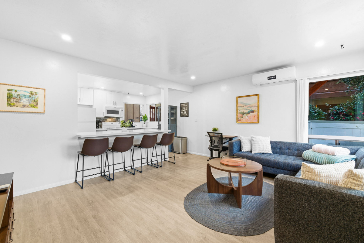 Pacific Beach 2BR, Yard, Sunny, Parking & W/D - Photo 2