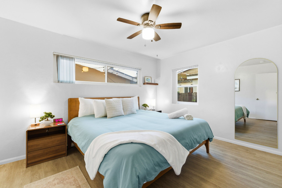 Pacific Beach 2BR, Yard, Sunny, Parking & W/D - Photo 4