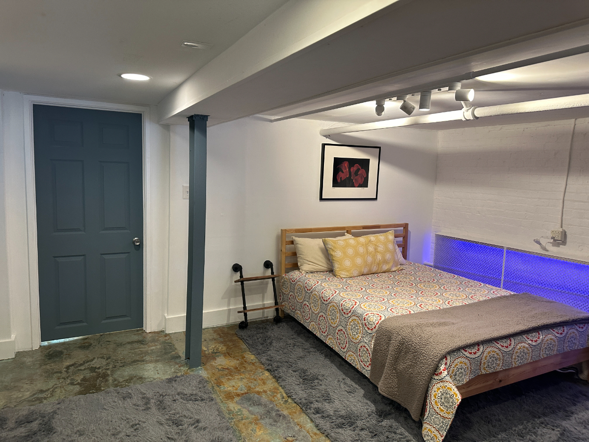 Cozy Petworth Studio with Private Patio & Parking - Photo 5